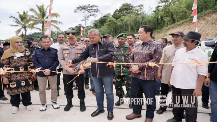 Akhir Pekan, H Basmin Mattayang Resmikan Jalan dan Jembatan di Luwu