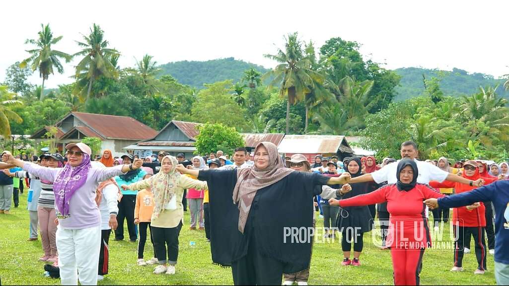 Hj Hayarna Basmin Ajak Masyarakat Bajo Barat Jaga Kebugaran Tubuh
