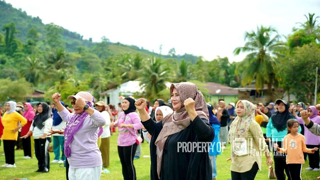 Hj Hayarna Basmin Ajak Masyarakat Bajo Barat Jaga Kebugaran Tubuh