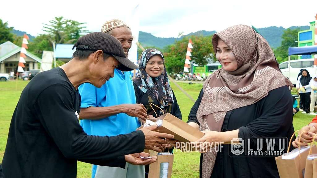 Hj Hayarna Basmin Ajak Masyarakat Bajo Barat Jaga Kebugaran Tubuh