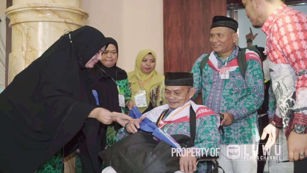 Bupati Luwu Basmin Mattayang Lepas 286 Jemaah Calon Haji