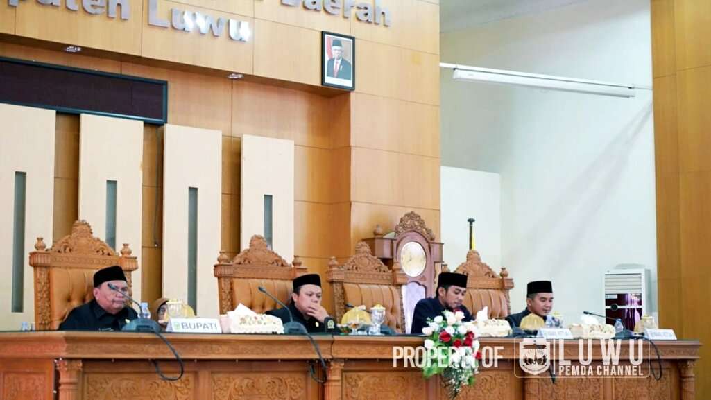 Sekda Luwu Serahkan Ranperda Pertanggungjawaban Pelaksanaan APBD Tahun Anggaran 2022 ke DPRD