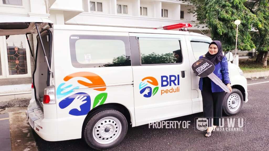 BRI Serahkan CSR Mobil Ambulance ke RSUD Batara Guru Kabupaten Luwu