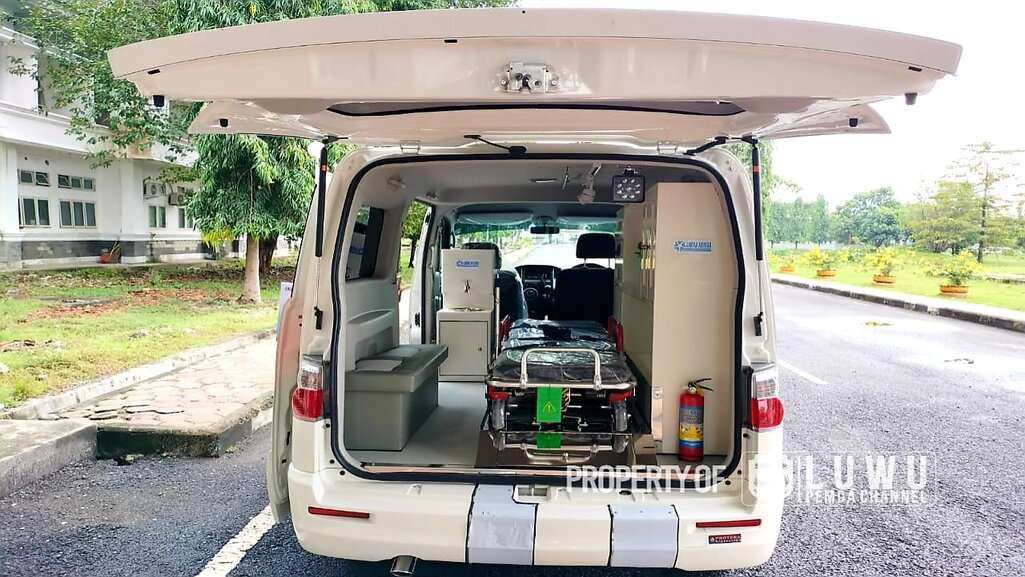 BRI Serahkan CSR Mobil Ambulance ke RSUD Batara Guru Kabupaten Luwu