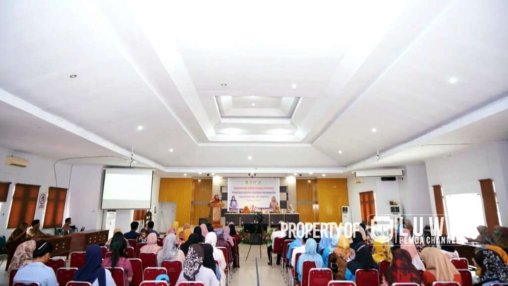 Buka Bimtek Kefarmasian, Hj Hayarna: Tingkatkan Kolaborasi Menuju Luwu Kabupaten Sehat