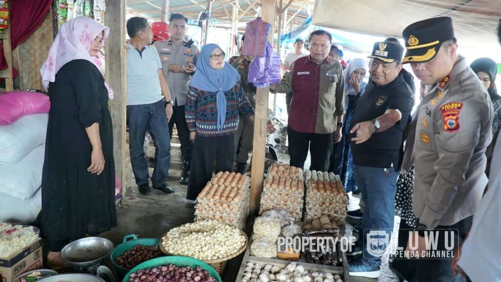 Pasca Lebaran, Pj Bupati Luwu Kembali Pantau Harga Bapok di Pasar Sentral Belopa