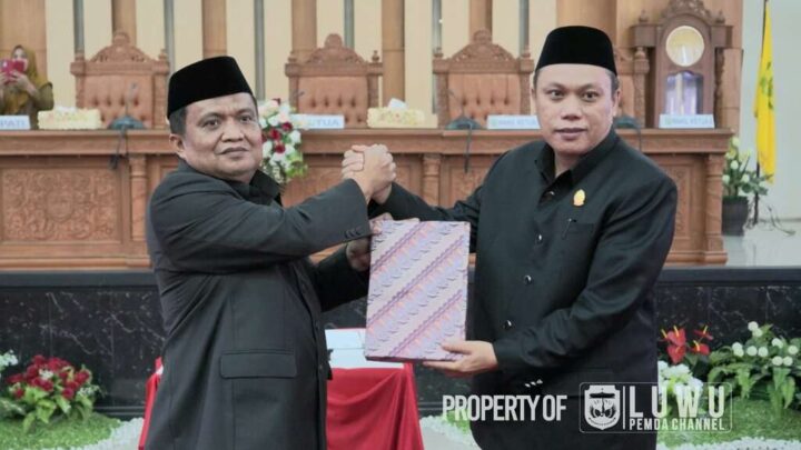 Muh Saleh Serahkan LKPJ Tahun 2023 ke DPRD Luwu