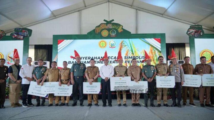 Pemkab Luwu Terima Bantuan Bencana dari Mentan RI