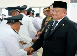Pj Bupati Luwu Kukuhkan dan Serahkan SK Perpanjangan Masa Jabatan 168 Kepala Desa dan 1.197 BPD